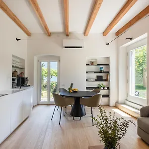 Maison Du Apartment